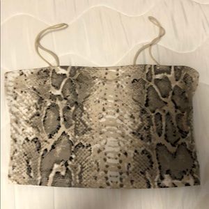 Snakeskin stretchy crop